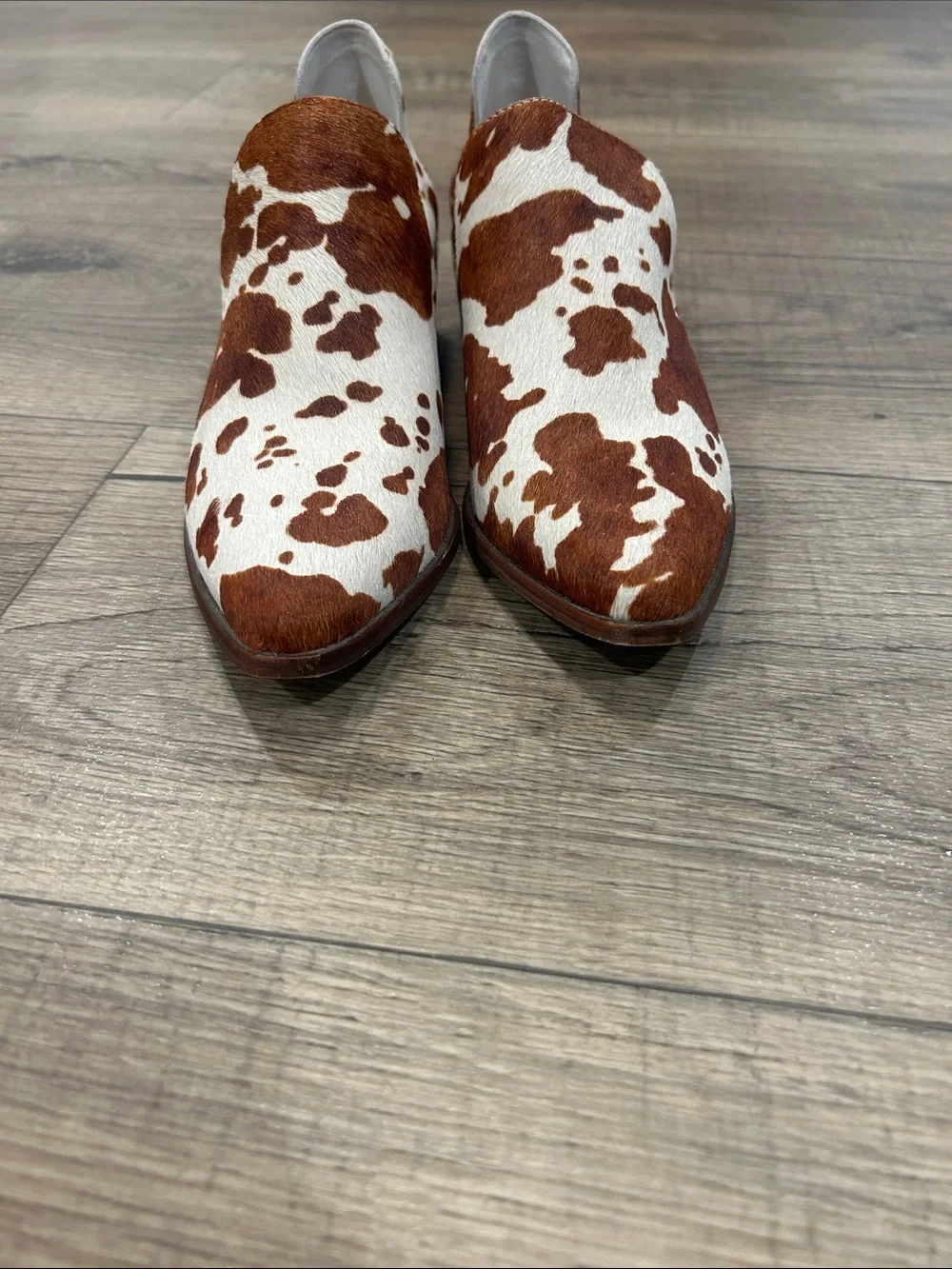Chinese Laundry Brown & White Cowhide Cutout Mules - Picture 5 of 5
